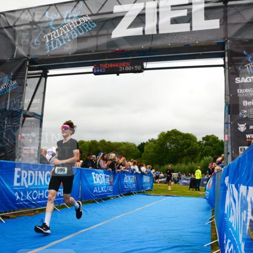 30.08.2026 - Elbe Triathlon Hamburg LAZAROV Photography http://msf.ph/oto/10081345 30.08.2026 11:21:15 Ziel 999, 1017, 1276 meine-sportfotos.de