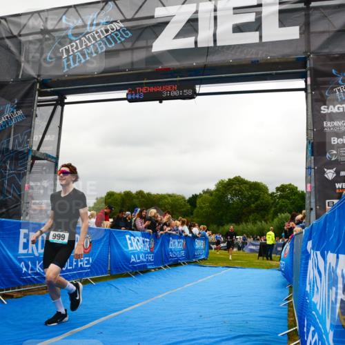 30.08.2026 - Elbe Triathlon Hamburg LAZAROV Photography http://msf.ph/oto/10081347 30.08.2026 11:21:15 Ziel 999, 1017, 1276 meine-sportfotos.de