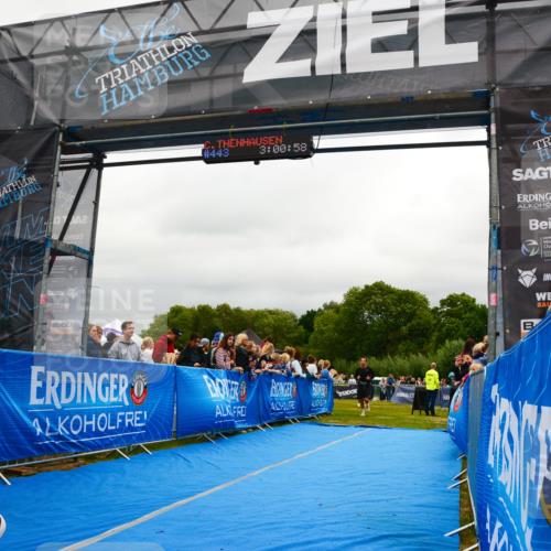 30.08.2026 - Elbe Triathlon Hamburg LAZAROV Photography http://msf.ph/oto/10081353 30.08.2026 11:21:15 Ziel 999, 1017, 1276 meine-sportfotos.de