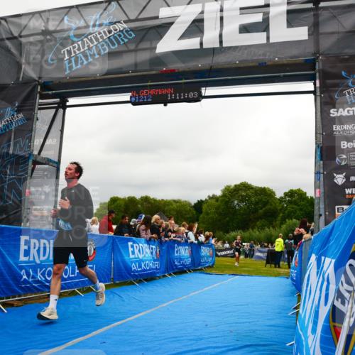 30.08.2026 - Elbe Triathlon Hamburg LAZAROV Photography http://msf.ph/oto/10081358 30.08.2026 11:21:20 Ziel 834, 1017 meine-sportfotos.de