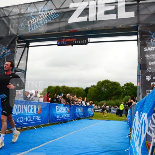 30.08.2026 - Elbe Triathlon Hamburg LAZAROV Photography http://msf.ph/oto/10081362 30.08.2026 11:21:20 Ziel 834, 1017 meine-sportfotos.de