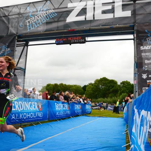 30.08.2026 - Elbe Triathlon Hamburg LAZAROV Photography http://msf.ph/oto/10081376 30.08.2026 11:21:25 Ziel 834 meine-sportfotos.de
