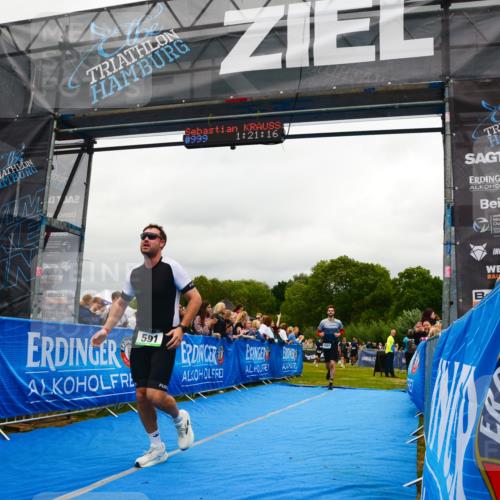 30.08.2026 - Elbe Triathlon Hamburg LAZAROV Photography http://msf.ph/oto/10081381 30.08.2026 11:21:34 Ziel 540, 591, 1025 meine-sportfotos.de