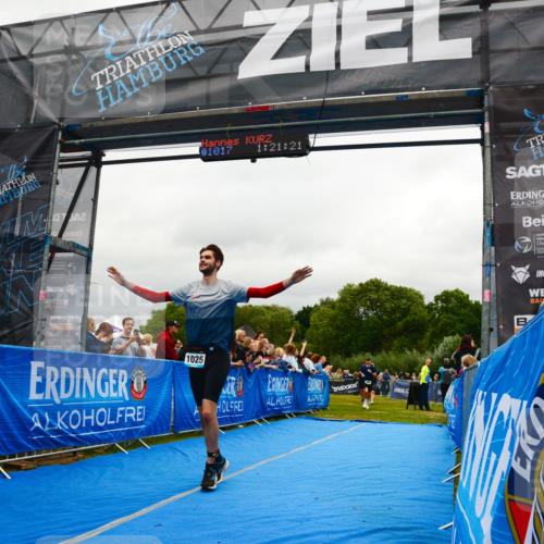 30.08.2026 - Elbe Triathlon Hamburg LAZAROV Photography http://msf.ph/oto/10081390 30.08.2026 11:21:37 Ziel 400, 540, 591, 1025 meine-sportfotos.de