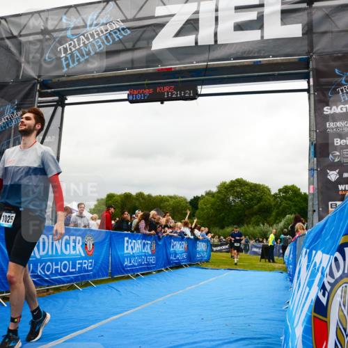 30.08.2026 - Elbe Triathlon Hamburg LAZAROV Photography http://msf.ph/oto/10081399 30.08.2026 11:21:38 Ziel 400, 540, 591, 1025 meine-sportfotos.de