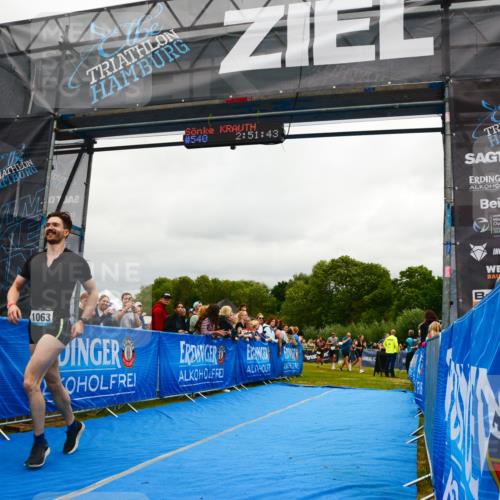 30.08.2026 - Elbe Triathlon Hamburg LAZAROV Photography http://msf.ph/oto/10081463 30.08.2026 11:22:00 Ziel 703, 1063, 1113 meine-sportfotos.de