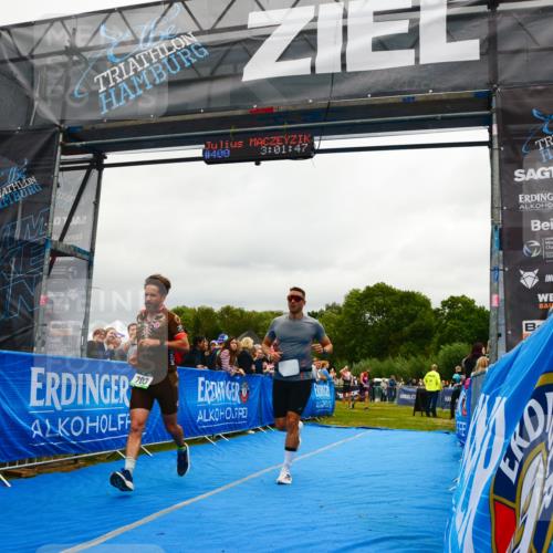 30.08.2026 - Elbe Triathlon Hamburg LAZAROV Photography http://msf.ph/oto/10081470 30.08.2026 11:22:06 Ziel 703, 1113 meine-sportfotos.de
