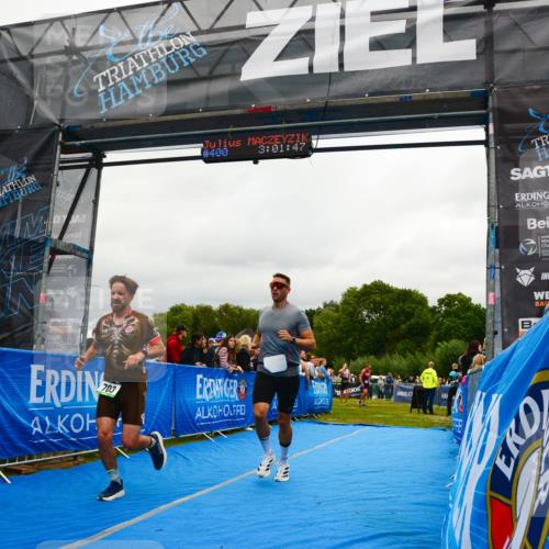 30.08.2026 - Elbe Triathlon Hamburg LAZAROV Photography http://msf.ph/oto/10081472 30.08.2026 11:22:06 Ziel 703, 1113 meine-sportfotos.de