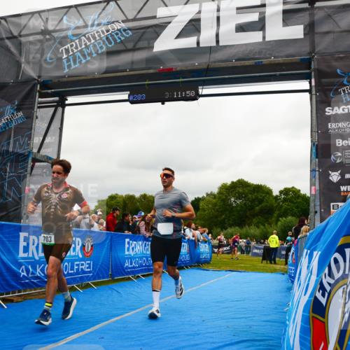 30.08.2026 - Elbe Triathlon Hamburg LAZAROV Photography http://msf.ph/oto/10081474 30.08.2026 11:22:07 Ziel 703, 1113 meine-sportfotos.de