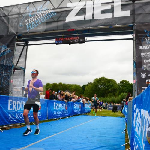 30.08.2026 - Elbe Triathlon Hamburg LAZAROV Photography http://msf.ph/oto/10081484 30.08.2026 11:22:25 Ziel 589, 1009, 1035, 1069 meine-sportfotos.de