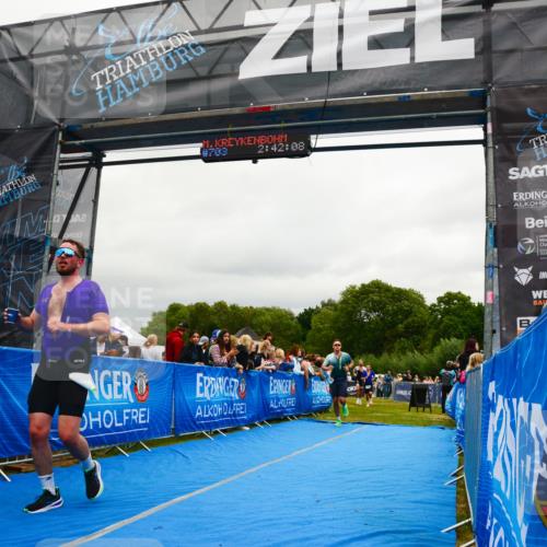 30.08.2026 - Elbe Triathlon Hamburg LAZAROV Photography http://msf.ph/oto/10081488 30.08.2026 11:22:26 Ziel 589, 1009, 1035, 1069 meine-sportfotos.de