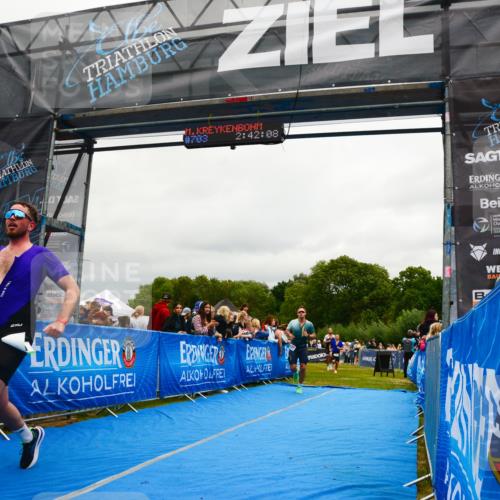 30.08.2026 - Elbe Triathlon Hamburg LAZAROV Photography http://msf.ph/oto/10081491 30.08.2026 11:22:26 Ziel 589, 1009, 1035, 1069 meine-sportfotos.de