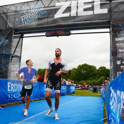 30.08.2026 - Elbe Triathlon Hamburg LAZAROV Photography http://msf.ph/oto/10081512 30.08.2026 11:22:33 Ziel 1009, 1069, 1102 meine-sportfotos.de