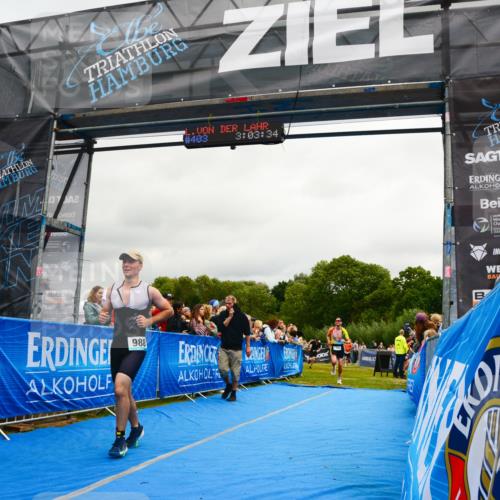 30.08.2026 - Elbe Triathlon Hamburg LAZAROV Photography http://msf.ph/oto/10081699 30.08.2026 11:23:52 Ziel 472, 988, 1006, 1104, 1138 meine-sportfotos.de