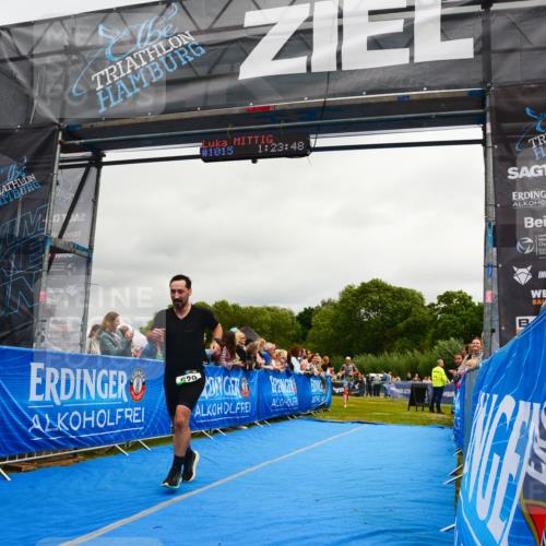 30.08.2026 - Elbe Triathlon Hamburg LAZAROV Photography http://msf.ph/oto/10081746 30.08.2026 11:24:04 Ziel 472, 629, 1314 meine-sportfotos.de