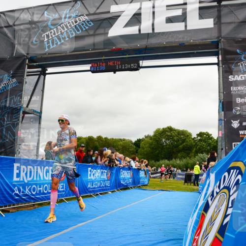 30.08.2026 - Elbe Triathlon Hamburg LAZAROV Photography http://msf.ph/oto/10081768 30.08.2026 11:24:09 Ziel 734, 883, 1314 meine-sportfotos.de