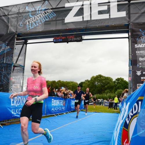 30.08.2026 - Elbe Triathlon Hamburg LAZAROV Photography http://msf.ph/oto/10081788 30.08.2026 11:24:16 Ziel 608, 674, 734, 883 meine-sportfotos.de