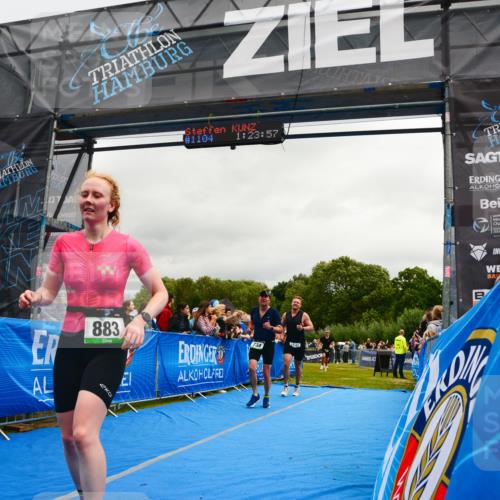 30.08.2026 - Elbe Triathlon Hamburg LAZAROV Photography http://msf.ph/oto/10081790 30.08.2026 11:24:16 Ziel 608, 674, 734, 883 meine-sportfotos.de