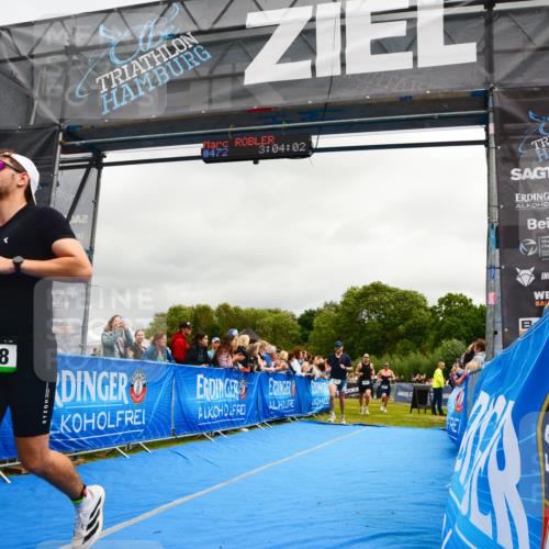 30.08.2026 - Elbe Triathlon Hamburg LAZAROV Photography http://msf.ph/oto/10081814 30.08.2026 11:24:22 Ziel 608, 674, 898, 1022, 1073 meine-sportfotos.de