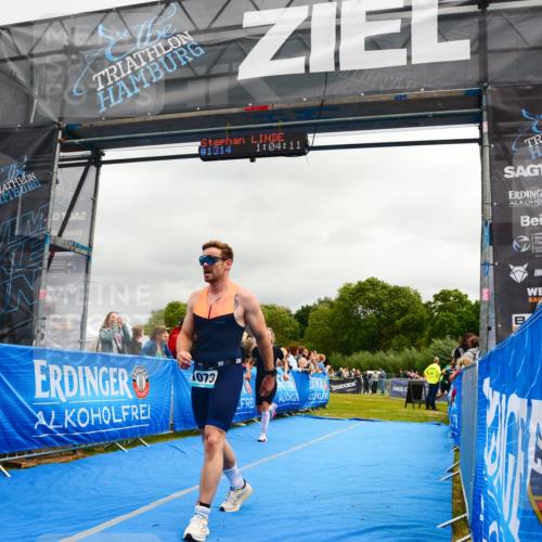 30.08.2026 - Elbe Triathlon Hamburg LAZAROV Photography http://msf.ph/oto/10081857 30.08.2026 11:24:29 Ziel 898, 1022, 1073 meine-sportfotos.de