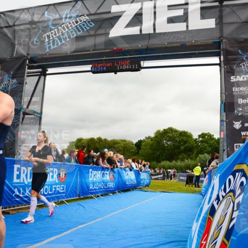 30.08.2026 - Elbe Triathlon Hamburg LAZAROV Photography http://msf.ph/oto/10081862 30.08.2026 11:24:30 Ziel 898, 1022, 1073 meine-sportfotos.de