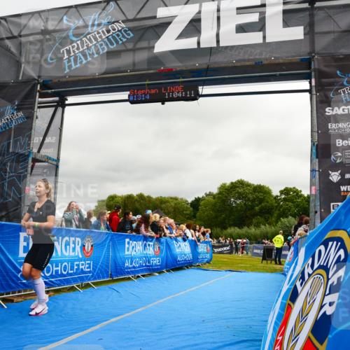 30.08.2026 - Elbe Triathlon Hamburg LAZAROV Photography http://msf.ph/oto/10081863 30.08.2026 11:24:30 Ziel 898, 1022, 1073 meine-sportfotos.de