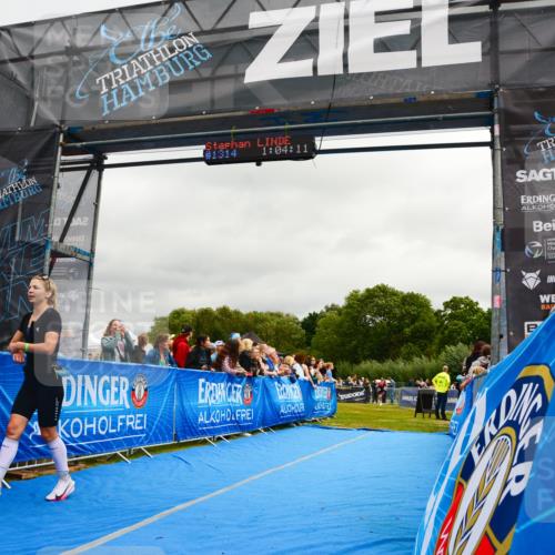 30.08.2026 - Elbe Triathlon Hamburg LAZAROV Photography http://msf.ph/oto/10081865 30.08.2026 11:24:30 Ziel 898, 1022, 1073 meine-sportfotos.de