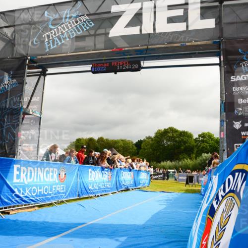 30.08.2026 - Elbe Triathlon Hamburg LAZAROV Photography http://msf.ph/oto/10081880 30.08.2026 11:24:47 Ziel  meine-sportfotos.de
