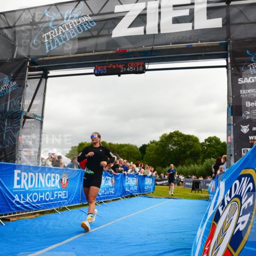 30.08.2026 - Elbe Triathlon Hamburg LAZAROV Photography http://msf.ph/oto/10081993 30.08.2026 11:25:37 Ziel 887, 1096, 1144, 1290, 1896 meine-sportfotos.de