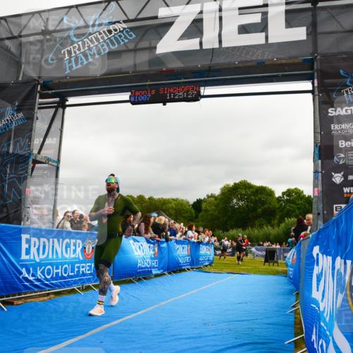 30.08.2026 - Elbe Triathlon Hamburg LAZAROV Photography http://msf.ph/oto/10082033 30.08.2026 11:25:44 Ziel 556, 576, 948, 1144, 1896 meine-sportfotos.de
