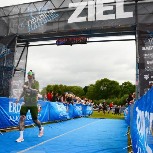 30.08.2026 - Elbe Triathlon Hamburg LAZAROV Photography http://msf.ph/oto/10082040 30.08.2026 11:25:45 Ziel 556, 576, 948, 1144, 1896 meine-sportfotos.de