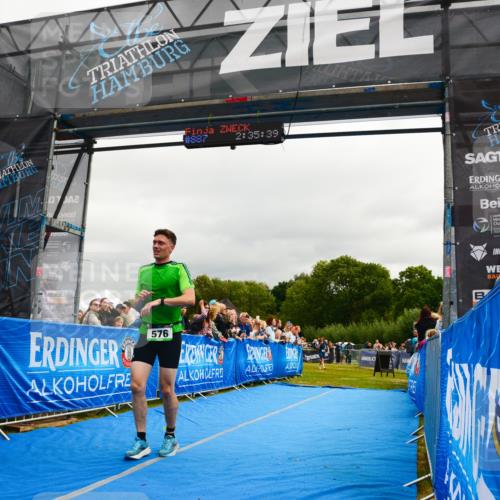 30.08.2026 - Elbe Triathlon Hamburg LAZAROV Photography http://msf.ph/oto/10082082 30.08.2026 11:25:53 Ziel 556, 576, 948, 1219 meine-sportfotos.de