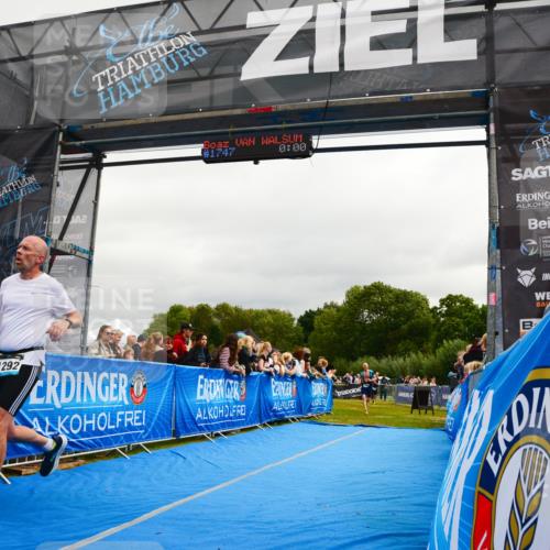 30.08.2026 - Elbe Triathlon Hamburg LAZAROV Photography http://msf.ph/oto/10082120 30.08.2026 11:26:18 Ziel 1079, 1198, 1217, 1292 meine-sportfotos.de
