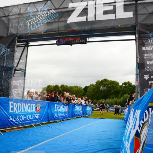30.08.2026 - Elbe Triathlon Hamburg LAZAROV Photography http://msf.ph/oto/10082150 30.08.2026 11:26:28 Ziel 457, 514, 1079, 1249 meine-sportfotos.de
