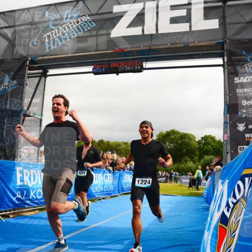 30.08.2026 - Elbe Triathlon Hamburg LAZAROV Photography http://msf.ph/oto/10082193 30.08.2026 11:26:49 Ziel 571, 1119, 1203, 1224 meine-sportfotos.de