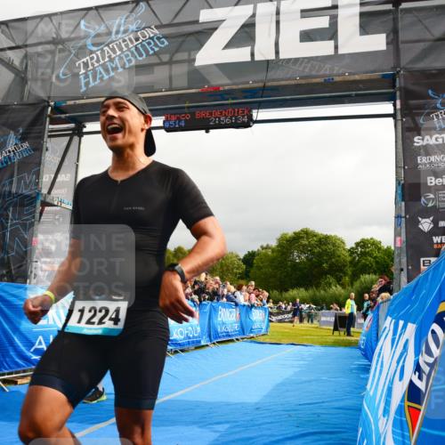 30.08.2026 - Elbe Triathlon Hamburg LAZAROV Photography http://msf.ph/oto/10082199 30.08.2026 11:26:50 Ziel 571, 1119, 1203, 1224 meine-sportfotos.de