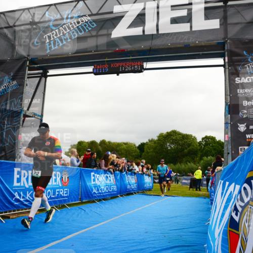 30.08.2026 - Elbe Triathlon Hamburg LAZAROV Photography http://msf.ph/oto/10082230 30.08.2026 11:27:03 Ziel 702, 1110, 1172, 1194, 1275 meine-sportfotos.de