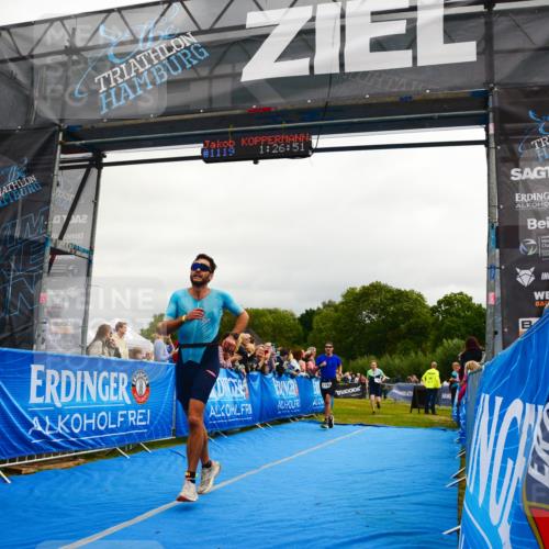 30.08.2026 - Elbe Triathlon Hamburg LAZAROV Photography http://msf.ph/oto/10082244 30.08.2026 11:27:05 Ziel 702, 1110, 1172, 1194 meine-sportfotos.de