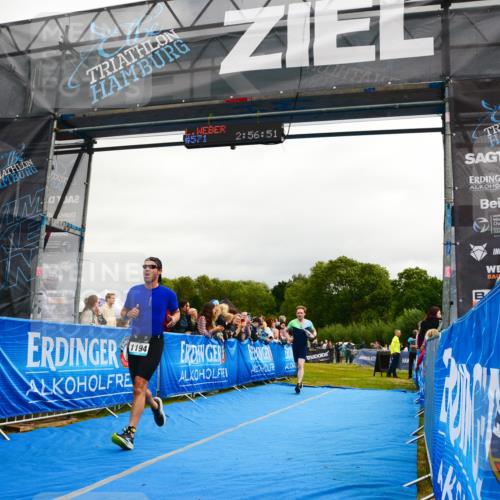 30.08.2026 - Elbe Triathlon Hamburg LAZAROV Photography http://msf.ph/oto/10082256 30.08.2026 11:27:07 Ziel 1110, 1172, 1194 meine-sportfotos.de