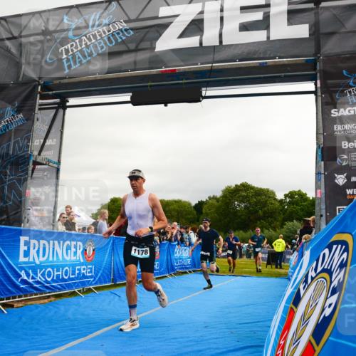 30.08.2026 - Elbe Triathlon Hamburg LAZAROV Photography http://msf.ph/oto/10082295 30.08.2026 11:27:32 Ziel 672, 1121, 1134, 1178 meine-sportfotos.de