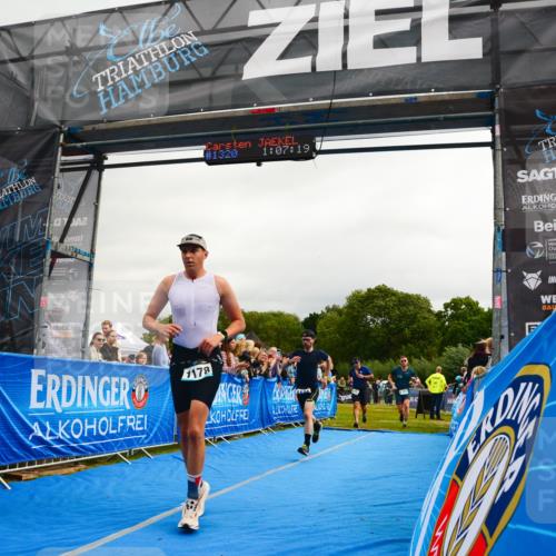 30.08.2026 - Elbe Triathlon Hamburg LAZAROV Photography http://msf.ph/oto/10082297 30.08.2026 11:27:32 Ziel 672, 1121, 1134, 1178 meine-sportfotos.de