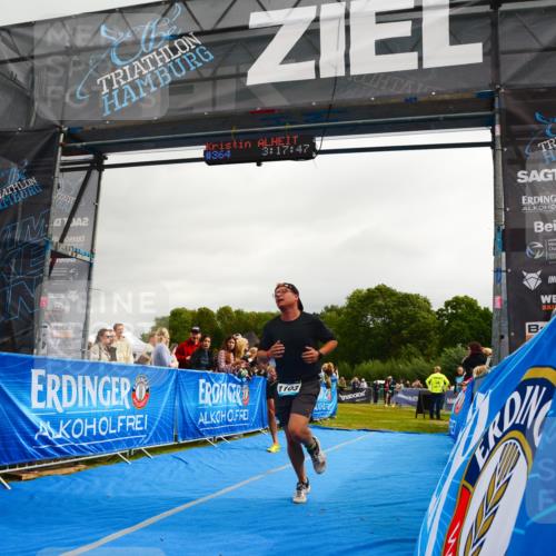 30.08.2026 - Elbe Triathlon Hamburg LAZAROV Photography http://msf.ph/oto/10082395 30.08.2026 11:28:04 Ziel 754, 1068, 1103 meine-sportfotos.de