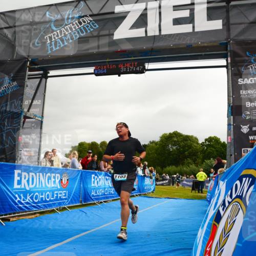 30.08.2026 - Elbe Triathlon Hamburg LAZAROV Photography http://msf.ph/oto/10082397 30.08.2026 11:28:04 Ziel 754, 1068, 1103 meine-sportfotos.de
