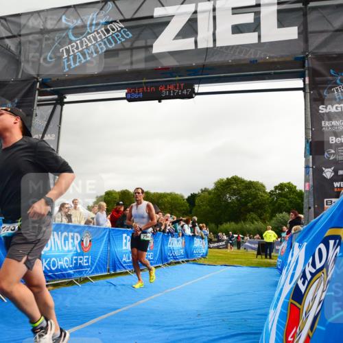 30.08.2026 - Elbe Triathlon Hamburg LAZAROV Photography http://msf.ph/oto/10082404 30.08.2026 11:28:05 Ziel 754, 1068, 1103 meine-sportfotos.de