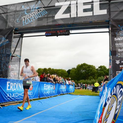 30.08.2026 - Elbe Triathlon Hamburg LAZAROV Photography http://msf.ph/oto/10082410 30.08.2026 11:28:06 Ziel 687, 754, 1068, 1103 meine-sportfotos.de