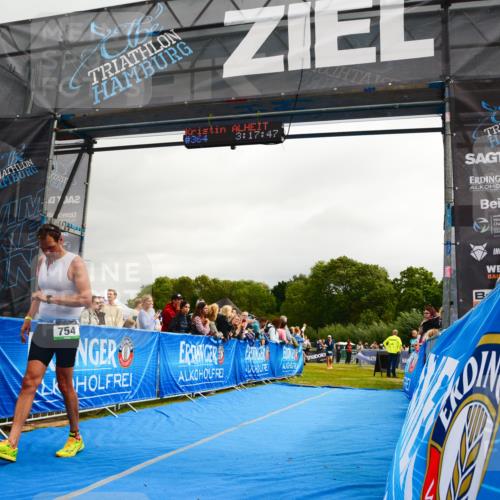 30.08.2026 - Elbe Triathlon Hamburg LAZAROV Photography http://msf.ph/oto/10082415 30.08.2026 11:28:06 Ziel 687, 754, 1068, 1103 meine-sportfotos.de