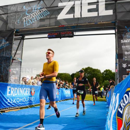 30.08.2026 - Elbe Triathlon Hamburg LAZAROV Photography http://msf.ph/oto/10082513 30.08.2026 11:29:03 Ziel 967, 1033, 1151, 1229, 1322 meine-sportfotos.de