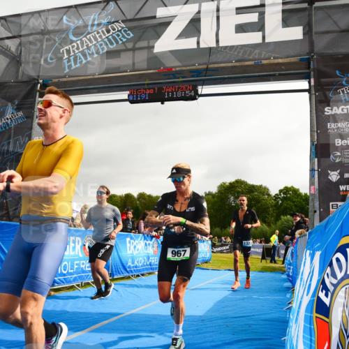 30.08.2026 - Elbe Triathlon Hamburg LAZAROV Photography http://msf.ph/oto/10082516 30.08.2026 11:29:03 Ziel 967, 1033, 1151, 1229, 1322 meine-sportfotos.de