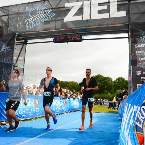30.08.2026 - Elbe Triathlon Hamburg LAZAROV Photography http://msf.ph/oto/10082520 30.08.2026 11:29:04 Ziel 967, 1033, 1151, 1229, 1322 meine-sportfotos.de
