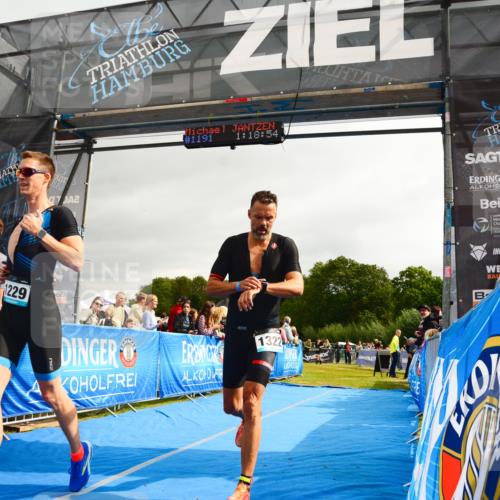 30.08.2026 - Elbe Triathlon Hamburg LAZAROV Photography http://msf.ph/oto/10082523 30.08.2026 11:29:04 Ziel 967, 1033, 1151, 1229, 1322 meine-sportfotos.de